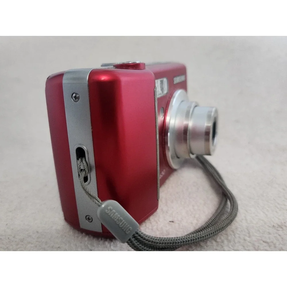 Samsung Digimax S630 6.0MP Red Digital Camera, See Description